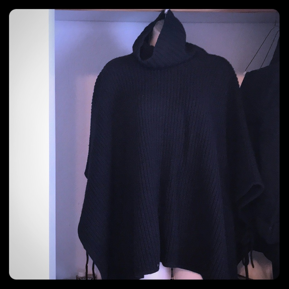 Italian yarn navy blue poncho